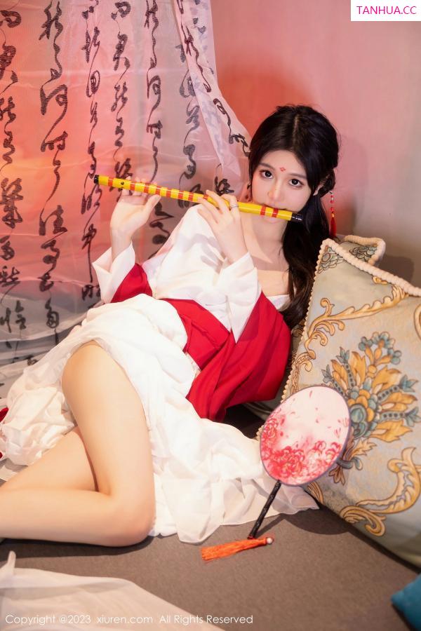   [XiuRen]高清写真图 2023.08.04 No.7192 幼幼 古装美腿第15张图片
